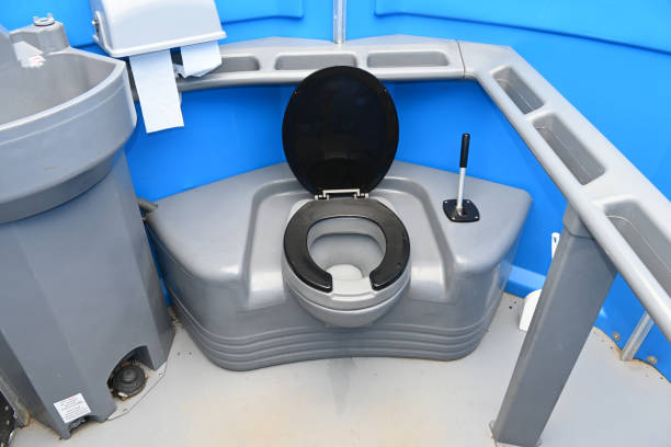 Best Portable bathroom rental  in St Charles, MI